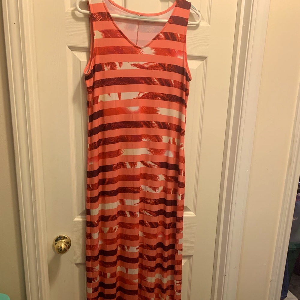 Women’s long sleeveless sun dress